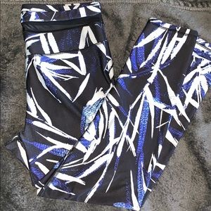 Fabletics Darby High Waisted 7/8 Capri